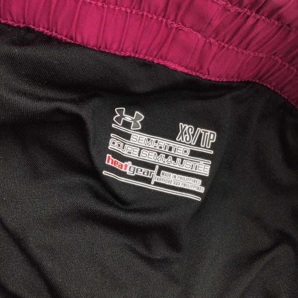 Under Armour Metallic Semi Fitted Heatgear Shorts - Picture 5 of 6